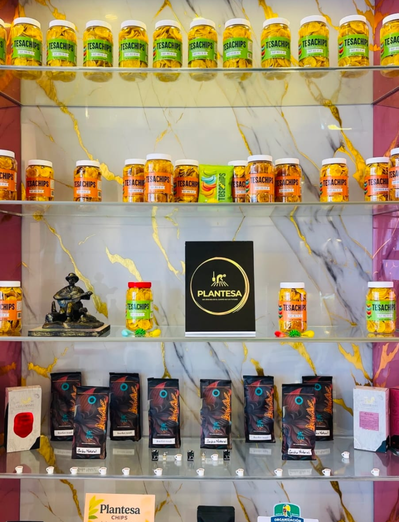 Productos Plantesa exhibidos en punto de venta